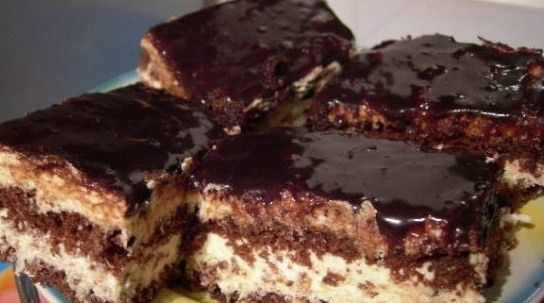 Пирожное с шоколадно-кокосовой и сливочной прослойкой рецепт