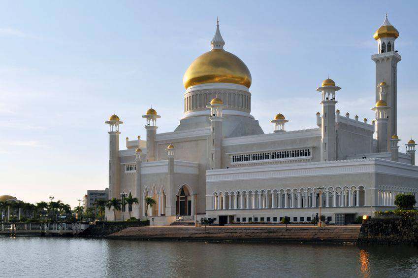 Мечеть Султана Омара Али Сайфуддина
