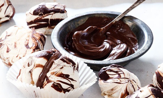 Меренга (Meringue): безе с шоколадно-ореховым кремом и взбитыми сливками рецепт