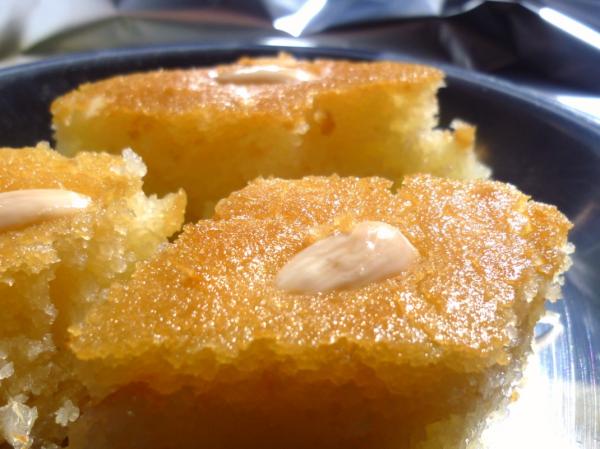 Басбуса: рассыпчатый пирог, пропитанный лимонным или медовым сиропом рецепт