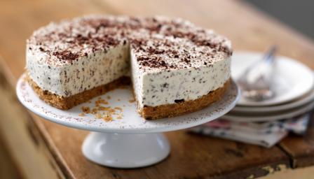 Торт-суфле творожный с ванилью и шоколадным печеньем рецепт